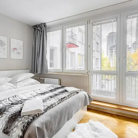 Hala Mirowska * Βαρσοβία