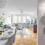 Hala Mirowska * Varšava