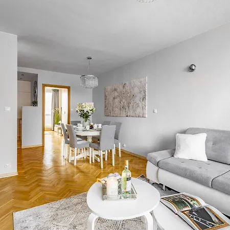 Hala Mirowska * Varsavia